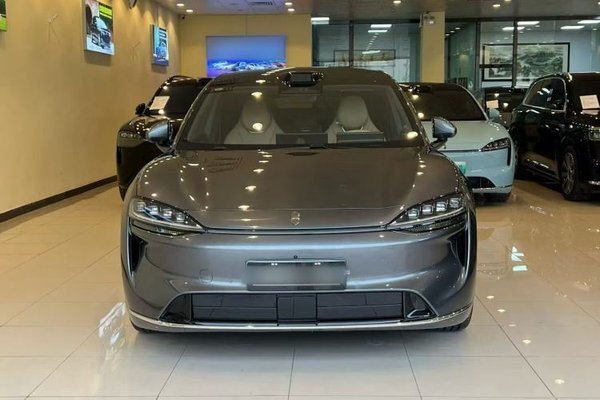 Hima Luxeed R7 2026, 600 км, за 43674 USD