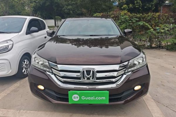 Honda Accord 2014, 170100 км, за 8807 USD