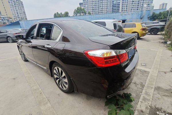 Honda Accord 2014, 170100 км, за 8807 USD