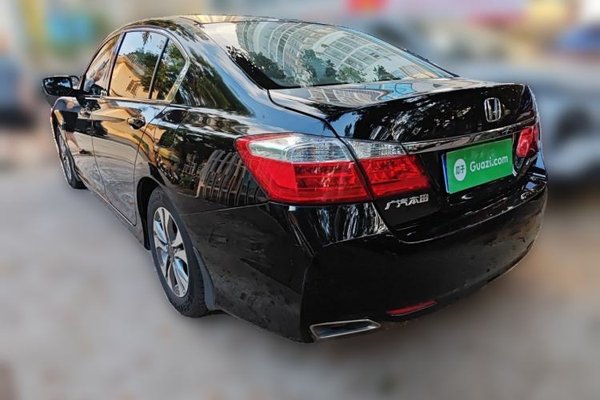 Honda Accord 2014, 171000 км, за 6311 USD