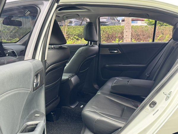Honda Accord 2015, 134600 км, за 9918 USD - фото 20