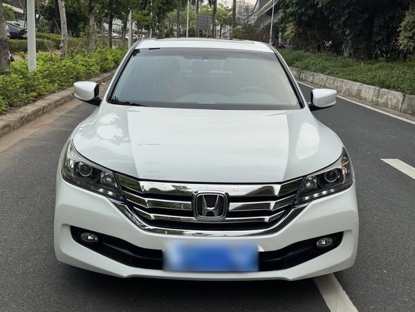 Honda Accord 2015, 134600 км, за 9918 USD - фото 6