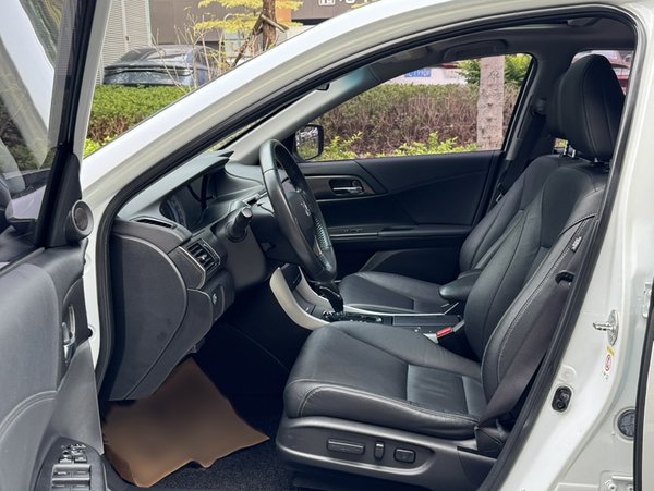Honda Accord 2015, 134600 км, за 9918 USD - фото 23