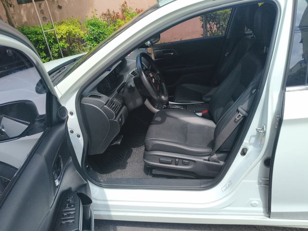 Honda Accord 2015, 134600 км, за 9918 USD - фото 14