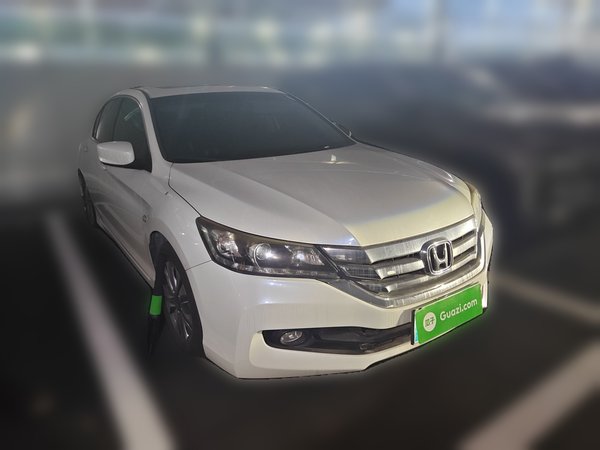 Honda Accord 2015, 85900 км, за 9030 USD