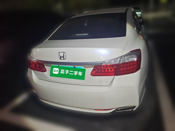 Honda Accord 2015, 85900 км, за 9030 USD