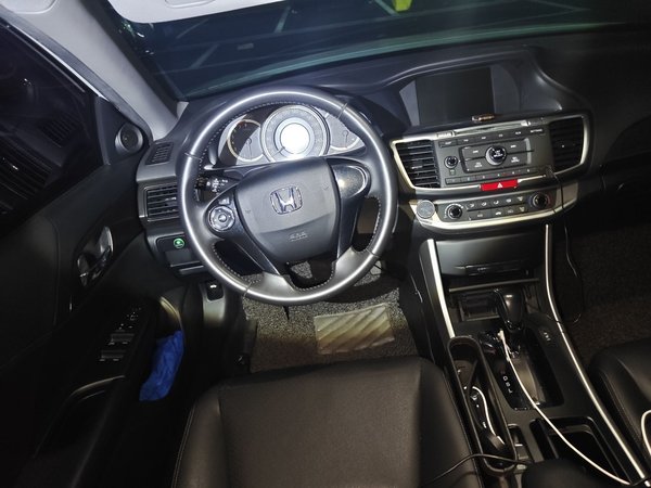 Honda Accord 2015, 85900 км, за 9030 USD - фото 15