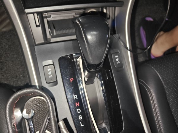 Honda Accord 2015, 85900 км, за 9030 USD - фото 19