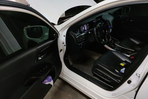 Honda Accord 2015, 128900 км, за 9496 USD - фото 14