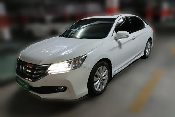 Honda Accord · 2015 год