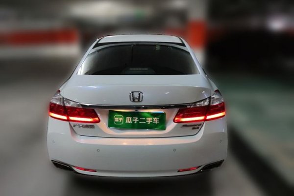 Honda Accord 2015, 128900 км, за 9496 USD