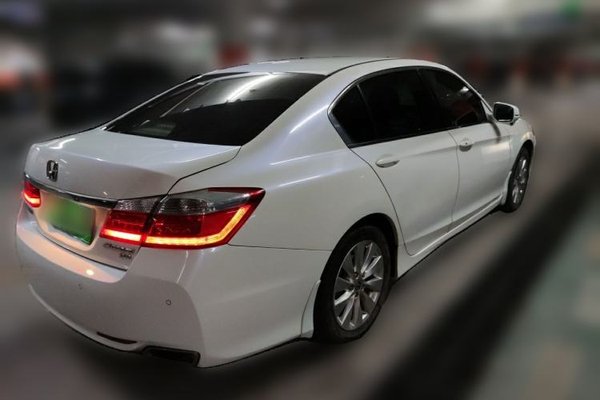 Honda Accord 2015, 128900 км, за 9496 USD