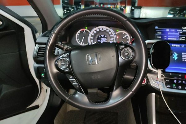 Honda Accord 2015, 128900 км, за 9496 USD - фото 8