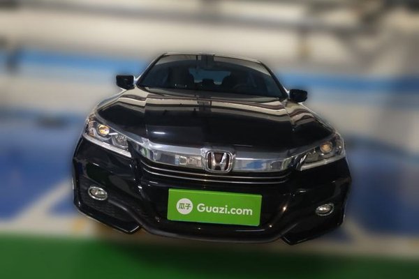 Honda Accord 2016, 124900 км, за 8815 USD
