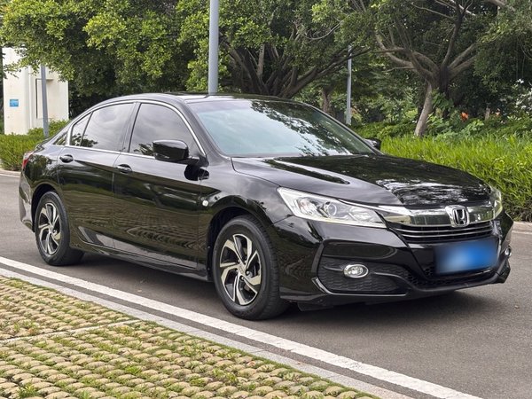Honda Accord 2016, 129300 км, за 10378 USD