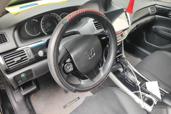 Honda Accord 2016, 144300 км, за 10437 USD - фото 7