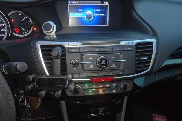 Honda Accord 2016, 152000 км, за 9048 USD - фото 13