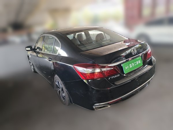 Honda Accord 2016, 180100 км, за 10048 USD