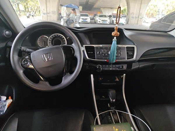 Honda Accord 2016, 180100 км, за 10048 USD - фото 10