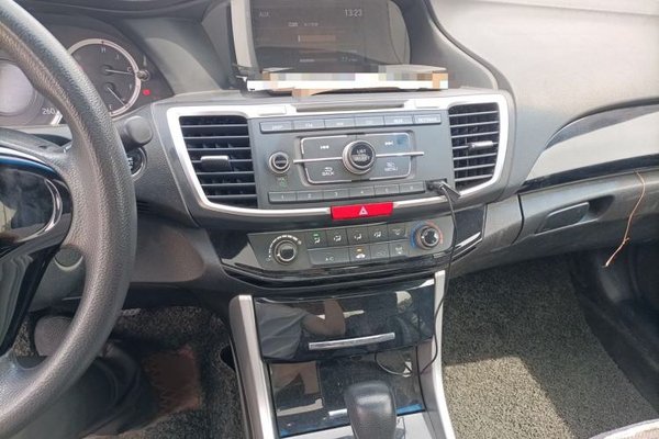 Honda Accord 2016, 86400 км, за 11983 USD - фото 12