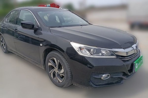 Honda Accord 2016, 86400 км, за 11983 USD