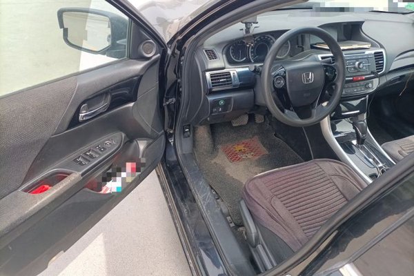 Honda Accord 2016, 86400 км, за 11983 USD - фото 19