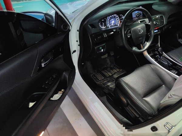 Honda Accord 2016, 113699 км, за 11127 USD - фото 17