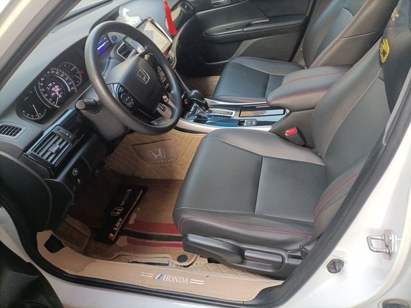 Honda Accord 2016, 69100 км, за 10706 USD - фото 16