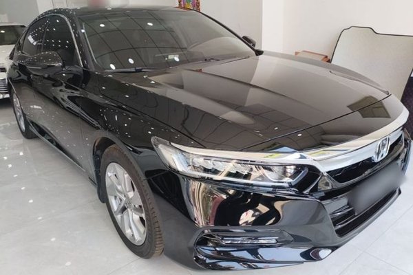 Honda Accord 2018, 51800 км, за 17018 USD
