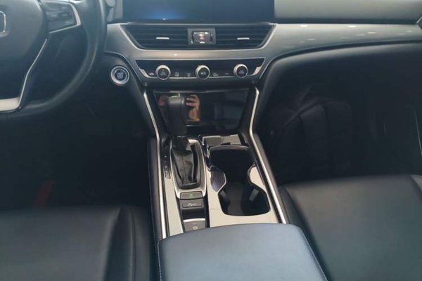Honda Accord 2018, 51800 км, за 17018 USD - фото 17