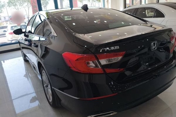 Honda Accord 2018, 51800 км, за 17018 USD