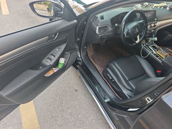 Honda Accord 2018, 74800 км, за 13729 USD - фото 19