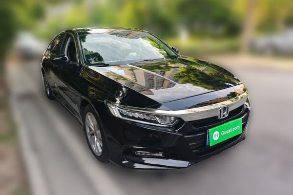 Honda Accord 2018, 74800 км, за 12964 USD
