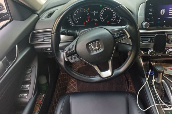 Honda Accord 2018, 74800 км, за 12964 USD - фото 11