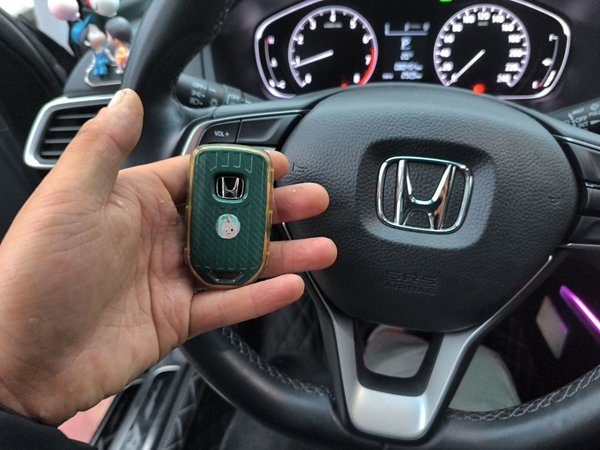 Honda Accord 2018, 80399 км, за 11735 USD - фото 9