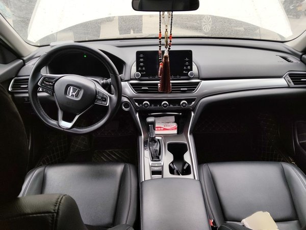 Honda Accord 2018, 46800 км, за 15673 USD - фото 18
