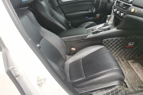 Honda Accord 2018, 49300 км, за 15799 USD - фото 23
