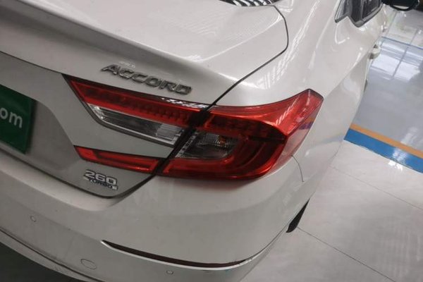 Honda Accord 2018, 49300 км, за 15799 USD - фото 7