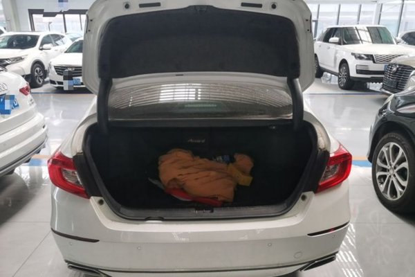 Honda Accord 2018, 49300 км, за 15799 USD - фото 22