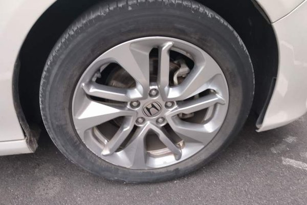 Honda Accord 2018, 52000 км, за 15992 USD - фото 8