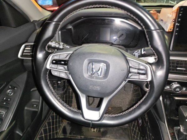 Honda Accord 2018, 53600 км, за 16613 USD - фото 10