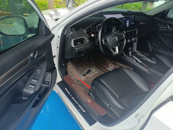 Honda Accord 2018, 60800 км, за 13641 USD - фото 19