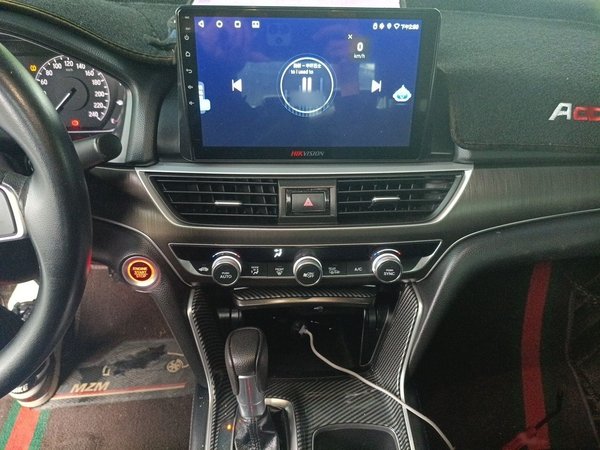 Honda Accord 2018, 60800 км, за 13641 USD - фото 12