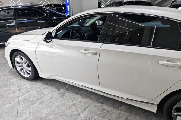 Honda Accord 2018, 63500 км, за 15381 USD - фото 13