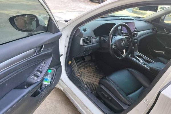 Honda Accord 2018, 66900 км, за 13376 USD - фото 19