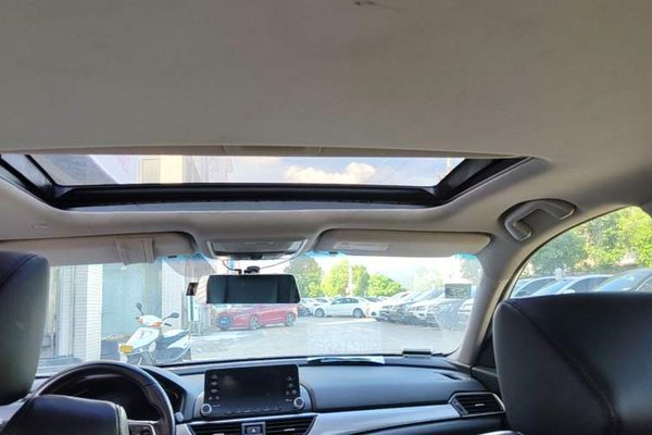 Honda Accord 2018, 66900 км, за 13376 USD - фото 21
