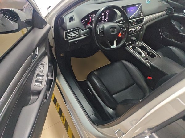 Honda Accord 2018, 82400 км, за 16442 USD - фото 18