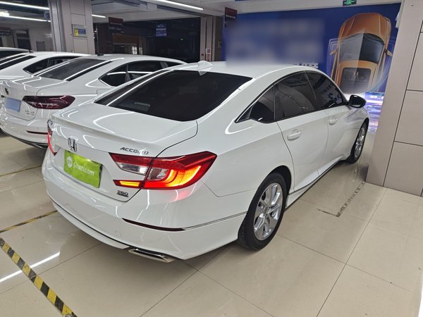 Honda Accord 2018, 82400 км, за 16442 USD - фото 8