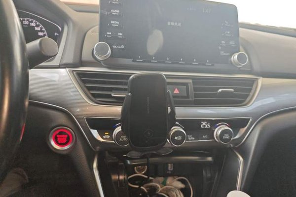 Honda Accord 2018, 97100 км, за 14619 USD - фото 12