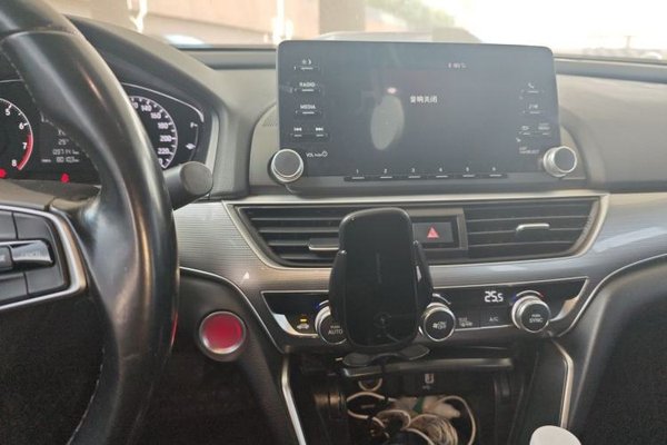 Honda Accord 2018, 97100 км, за 14619 USD - фото 18